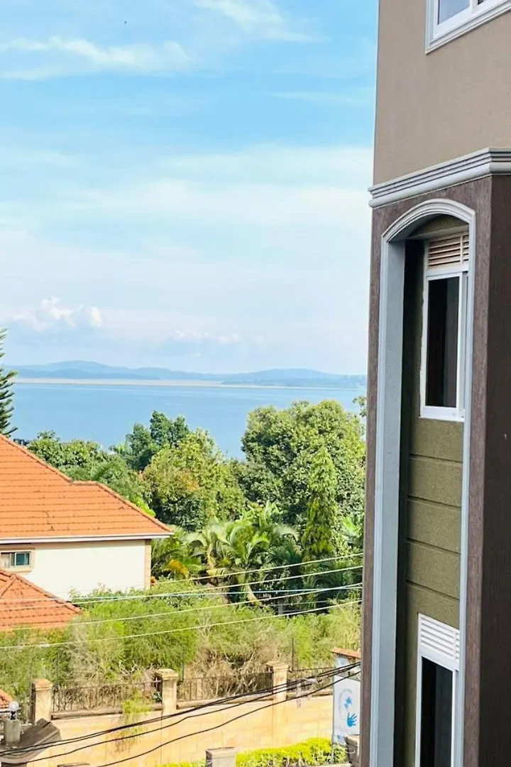 Modest Apt On The Lake カンパラ